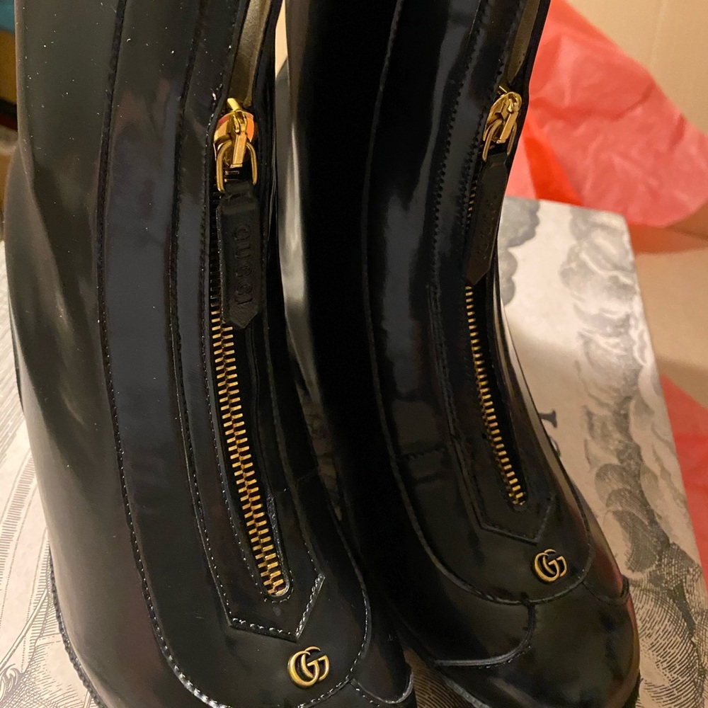$1,250  New Gucci leather ankle boot 37.5